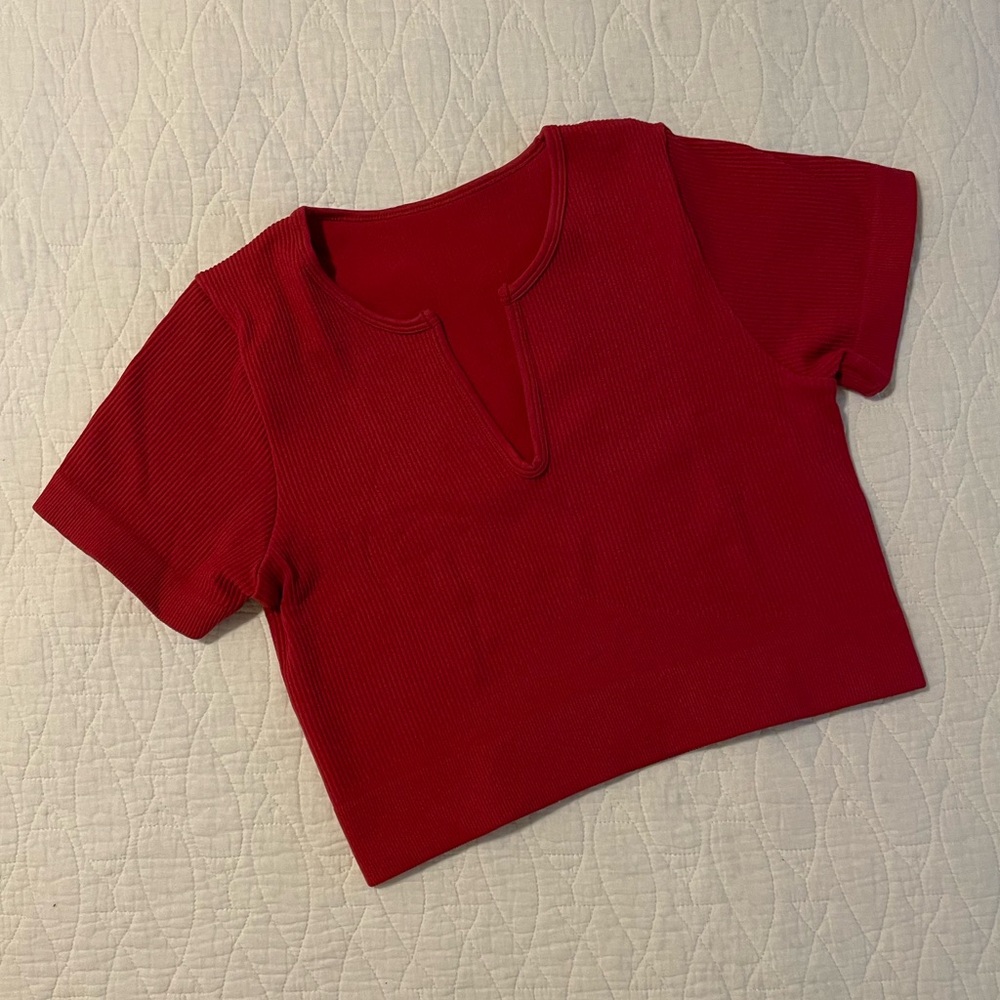 Sculpting Red Ribbed Crop Top